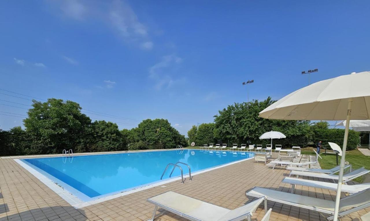 Wendy Apartment- Twobedroom & Pool & Parkprivatefree & Sports Desenzano del Garda Exterior foto