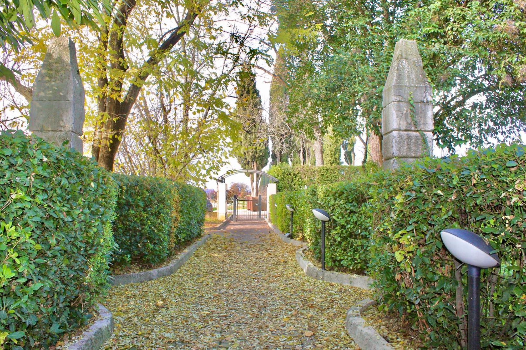 Wendy Apartment- Twobedroom & Pool & Parkprivatefree & Sports Desenzano del Garda Exterior foto