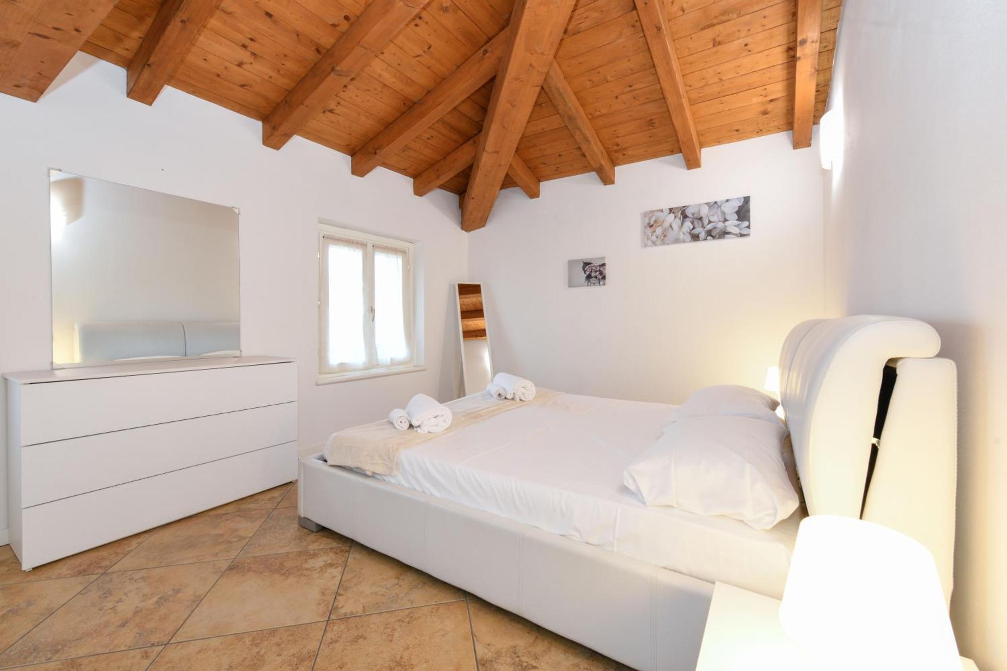 Wendy Apartment- Twobedroom & Pool & Parkprivatefree & Sports Desenzano del Garda Exterior foto