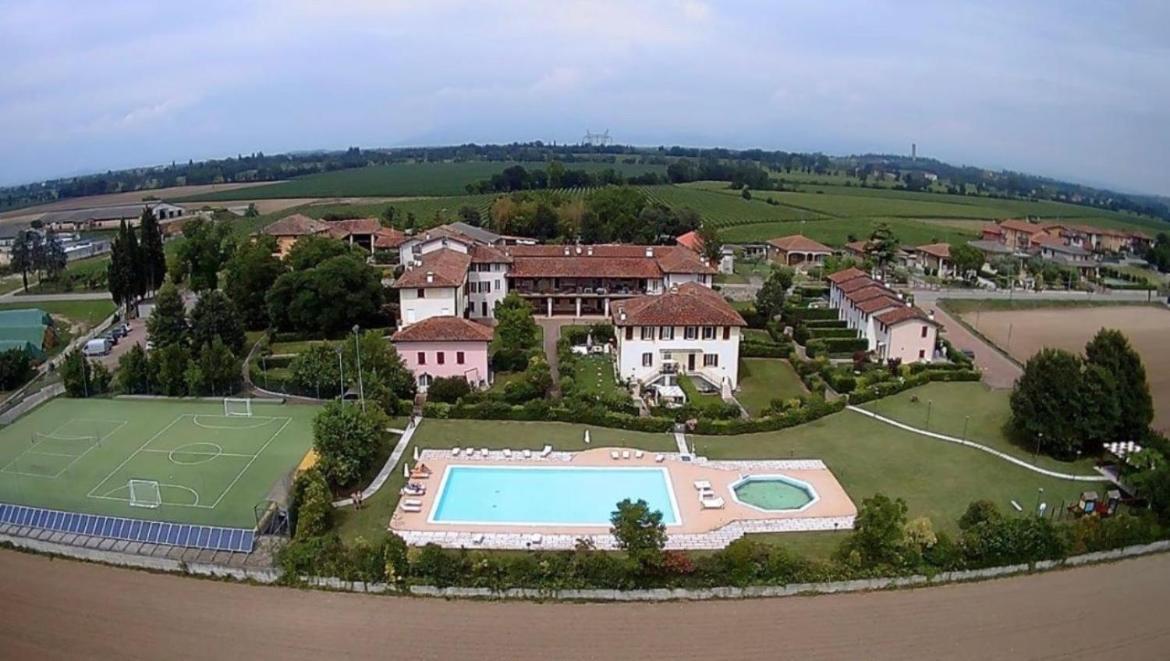 Wendy Apartment- Twobedroom & Pool & Parkprivatefree & Sports Desenzano del Garda Exterior foto