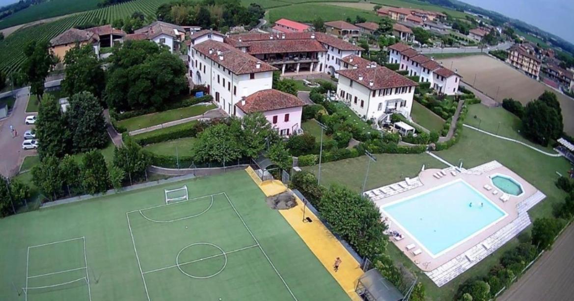 Wendy Apartment- Twobedroom & Pool & Parkprivatefree & Sports Desenzano del Garda Exterior foto